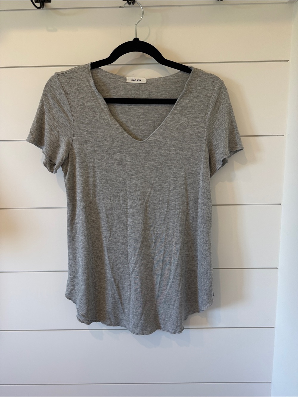 Mod Ref Heather Gray V-Neck Short Sleeve Tee size M